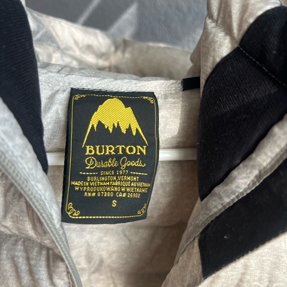 Burton Light Gray Puffer Jacket - image 2